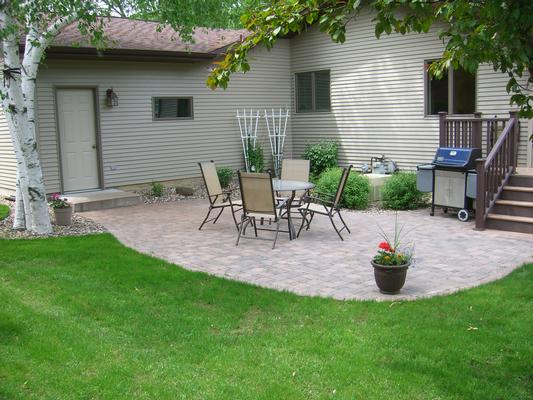 Paver patio complete - Wolf Landscaping